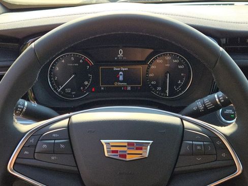 New 2025 Cadillac XT5 Luxury image 36