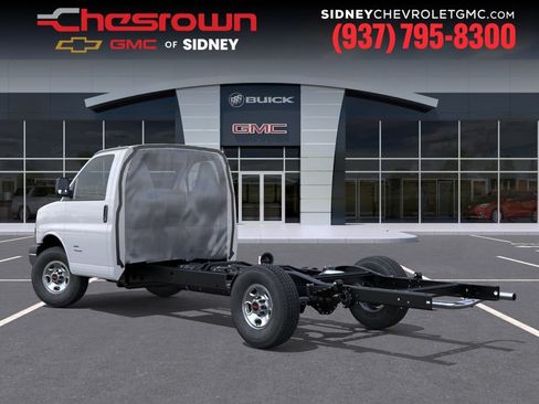 New 2025 GMC Savana 3500 w/ Power Convenience Package RWD image 3