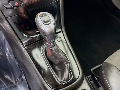 Used 2021 Buick Encore Preferred image 20