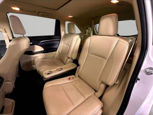 Used 2015 Toyota Highlander Limited Platinum AWD/4WD image 22