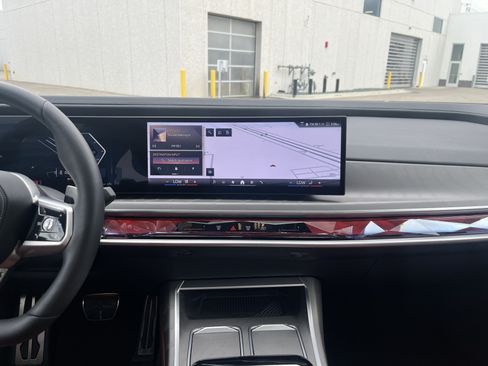 Used 2023 BMW 760i xDrive AWD/4WD image 14
