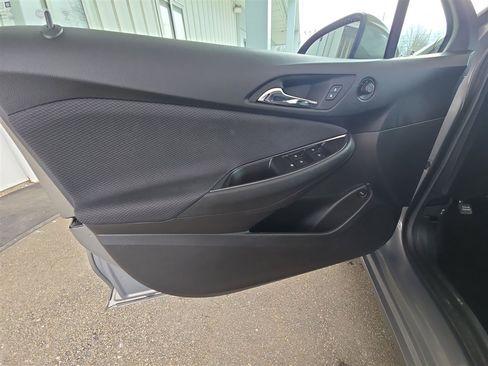 Used 2019 Chevrolet Cruze LT image 19