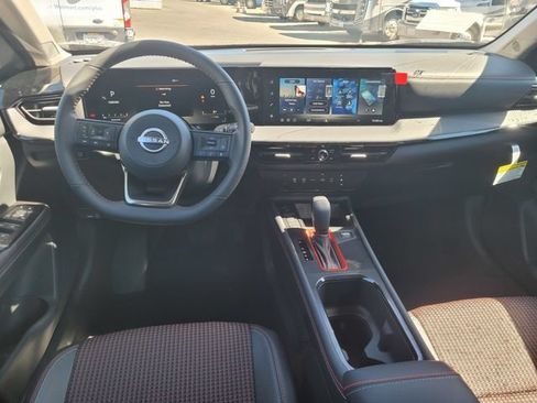 New 2026 Nissan Kicks SR FWD image 7