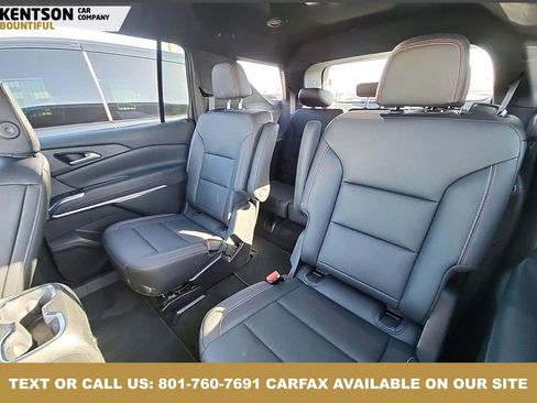 Used 2025 Chevrolet Traverse Z71 image 5