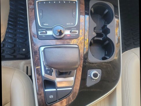 Used 2018 Audi Q7 3.0T Prestige w/ Prestige Package image 19