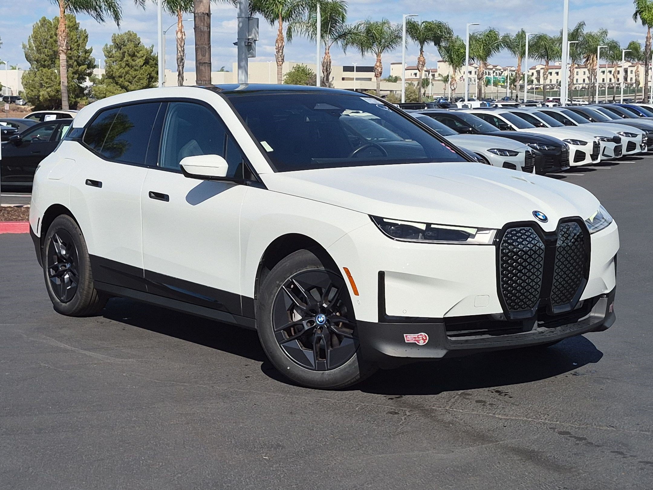 Used 2024 BMW iX xDrive50 AWD/4WD image 2