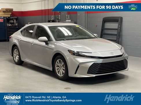 Used 2025 Toyota Camry LE w/ Convenience Package image 1