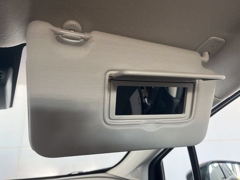 Used 2025 Nissan Versa S FWD image 68