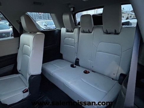 Used 2023 Nissan Pathfinder SL w/ Lighting Package (N92) AWD/4WD image 18