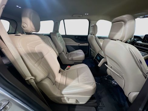 Used 2020 Lincoln Aviator Reserve AWD/4WD image 22