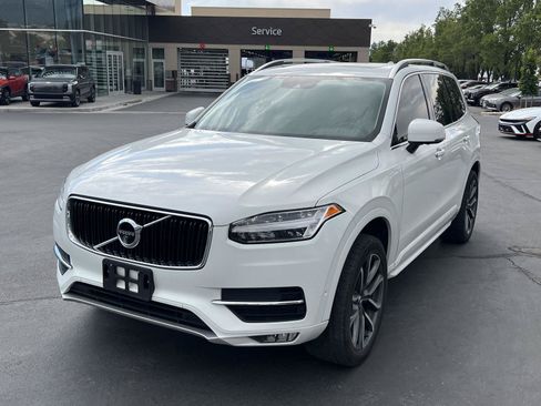 Used 2018 Volvo XC90 T5 Momentum w/ Convenience Package AWD/4WD image 2