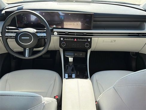 Used 2025 Hyundai Tucson SEL image 11