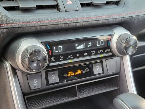 Used 2023 Toyota RAV4 SE image 25