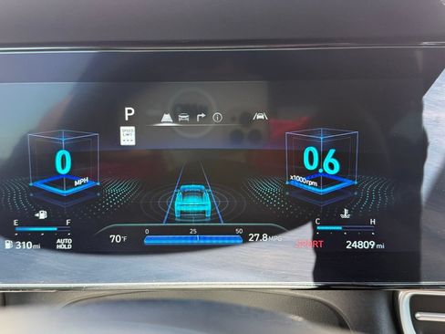 Used 2024 Hyundai Elantra Limited FWD image 28