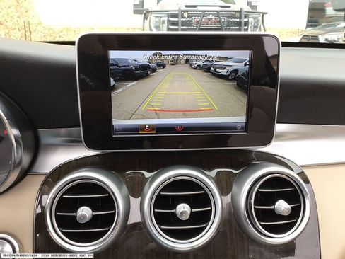 Used 2019 Mercedes-Benz GLC 300 image 9