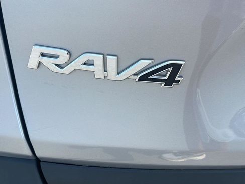 Used 2025 Toyota RAV4 LE AWD/4WD image 10