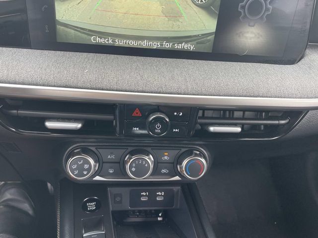 Used 2025 Nissan Kicks SV AWD/4WD image 24