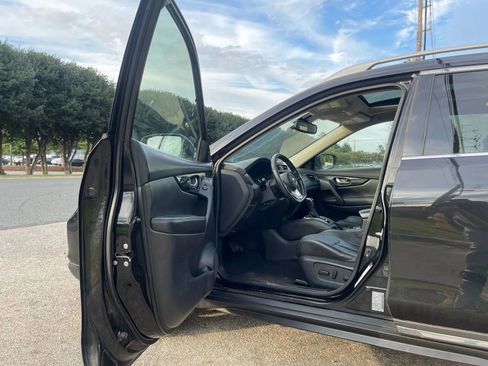 Used 2019 Nissan Rogue Sport S FWD image 30