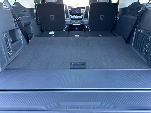 New 2025 Ford Expedition Active image 23