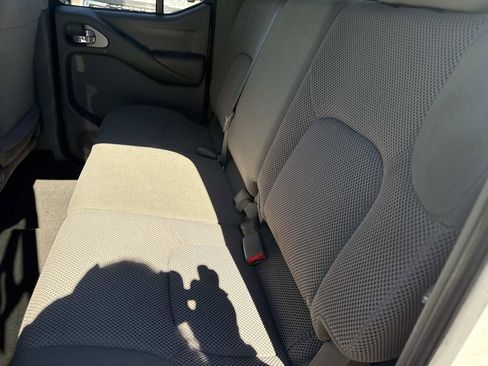 Used 2021 Nissan Frontier SV image 13