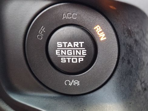 Used 2025 Jeep Wrangler Unlimited Sahara AWD/4WD image 22