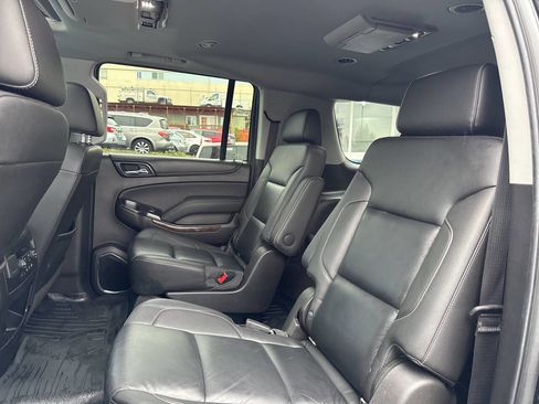 Used 2018 Chevrolet Suburban LT image 25