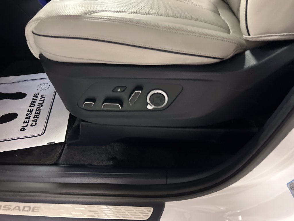 Used 2025 Hyundai Palisade Calligraphy AWD/4WD image 11
