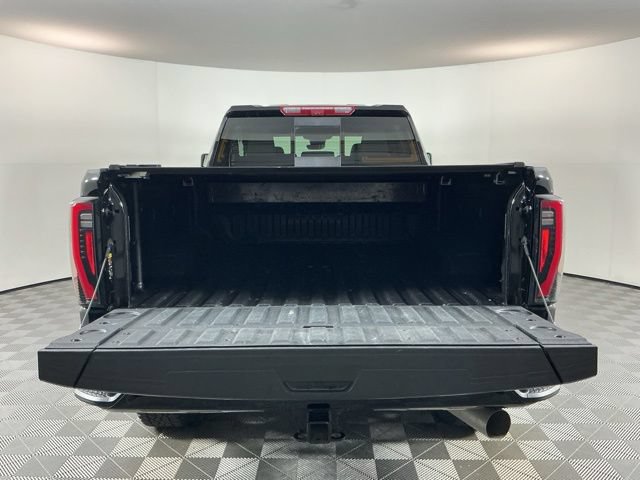 Used 2025 GMC Sierra 3500 AT4 w/ AT4 Premium Plus Package AWD/4WD image 7