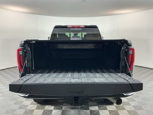 Used 2025 GMC Sierra 3500 AT4 w/ AT4 Premium Plus Package AWD/4WD image 7