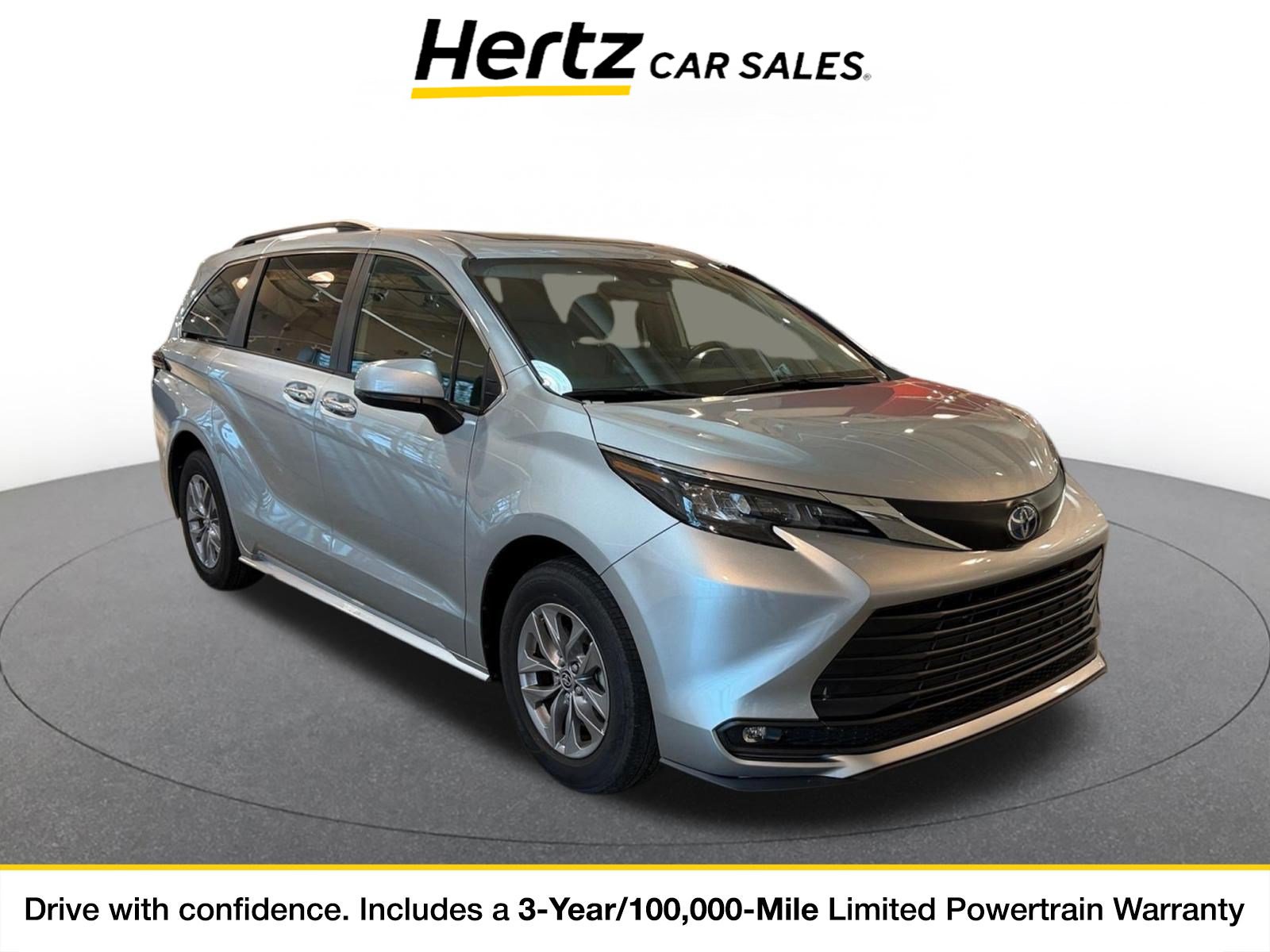 Used 2025 Toyota Sienna XLE FWD image 1