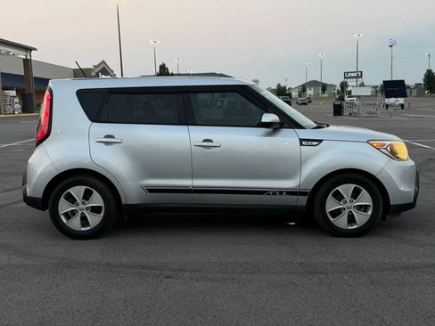 Used 2016 Kia Soul FWD image 4