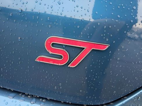 Used 2019 Ford Edge ST w/ Equipment Group 401A image 9