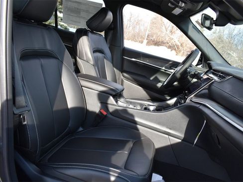 New 2025 Jeep Grand Cherokee Limited w/ Trailer Tow Package image 31