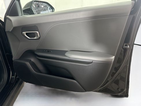 Used 2025 Kia K4 FWD image 30