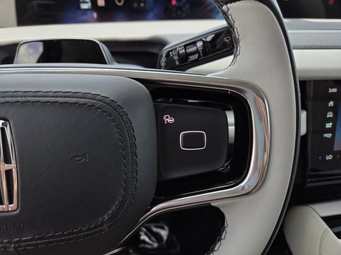 New 2026 Lincoln Navigator Premiere AWD/4WD image 20