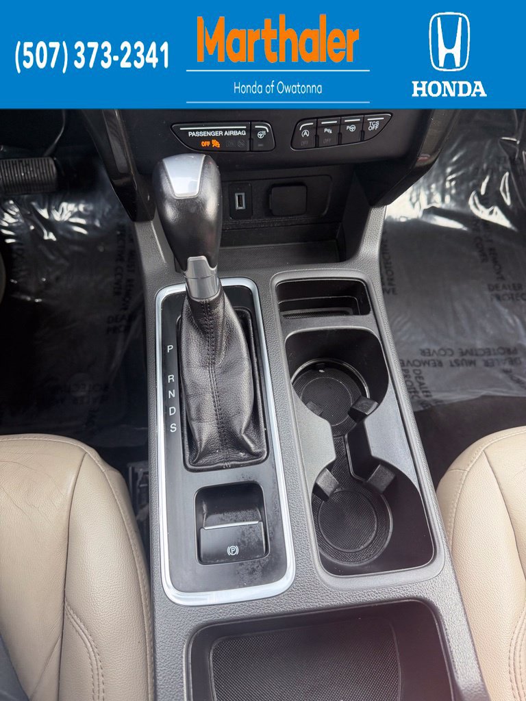 Used 2018 Ford Escape Titanium w/ Ford Safe & Smart Package AWD/4WD image 23