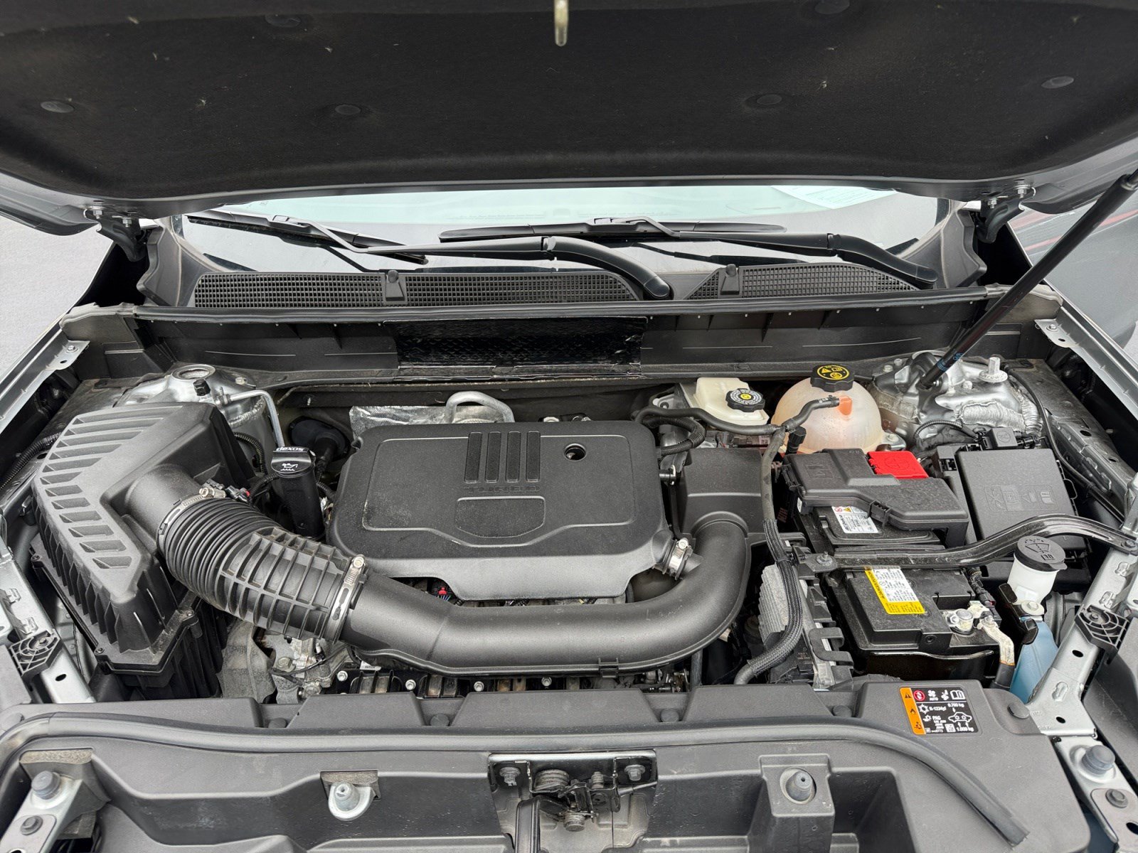 Used 2023 GMC Acadia SLE AWD/4WD image 30
