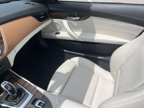 Used 2016 BMW Z4 sDrive35i RWD image 19