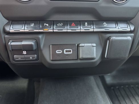 Used 2025 Chevrolet Silverado 2500 Custom w/ Custom Value Package AWD/4WD image 27