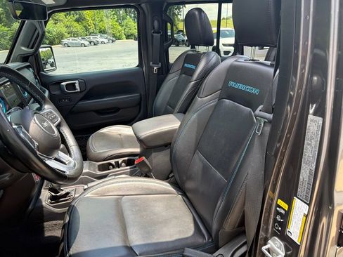 Used 2021 Jeep Wrangler Unlimited Rubicon 4xe w/ Cold Weather Group AWD/4WD image 55