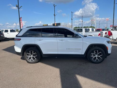Used 2023 Jeep Grand Cherokee Limited RWD image 8