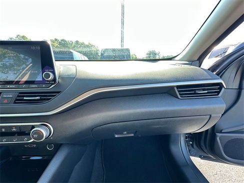 Used 2021 Nissan Altima 2.5 SV image 16