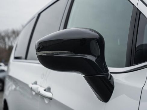 New 2026 Chrysler Voyager LX image 13