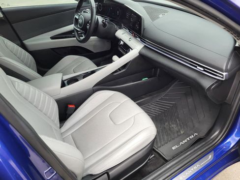 Used 2024 Hyundai Elantra Limited image 9