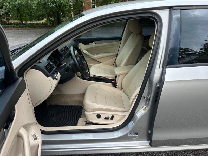 Used 2014 Volkswagen Passat 1.8T Wolfsburg Edition FWD image 19