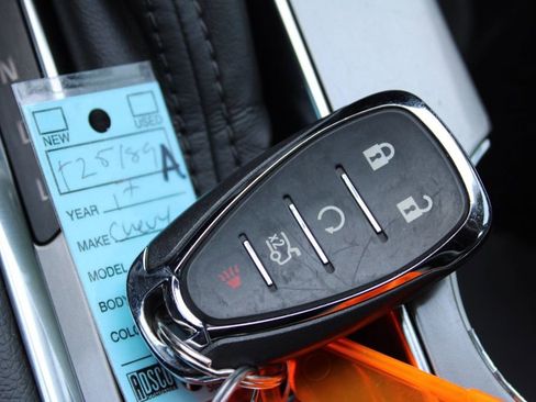 Used 2017 Chevrolet Malibu LT image 32