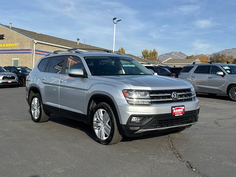 Used 2019 Volkswagen Atlas SE w/ Towing Package image 3