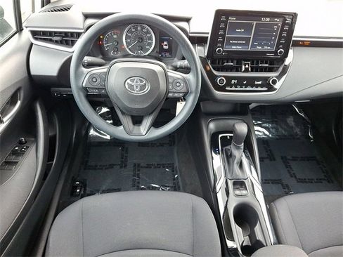 Used 2021 Toyota Corolla LE w/ Carpet Mat Package (TMS) image 12