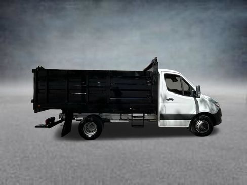 Used 2021 Mercedes-Benz Sprinter 4500 image 8
