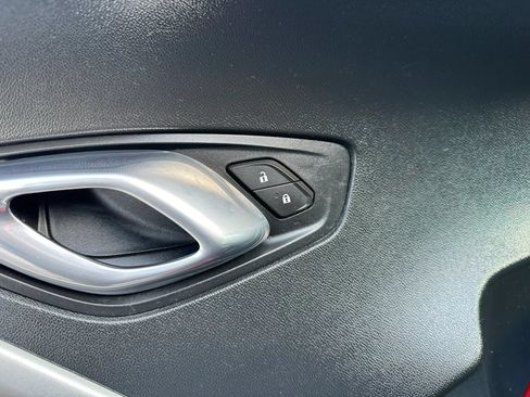 Used 2018 Chevrolet Camaro LT RWD image 13